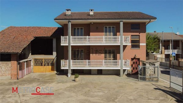 casa indipendente in vendita ad Isolabella