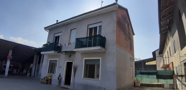 casa indipendente in vendita ad Isolabella
