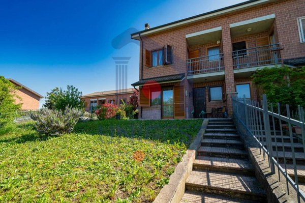 casa indipendente in vendita ad Isolabella