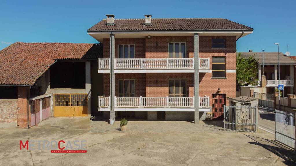 casa indipendente in vendita ad Isolabella