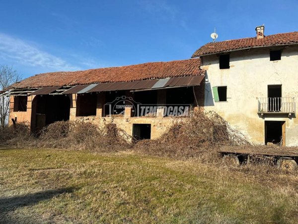 casale in vendita ad Isolabella