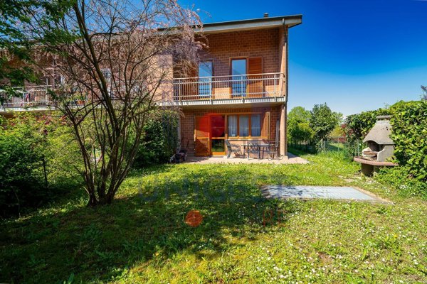 casa indipendente in vendita ad Isolabella