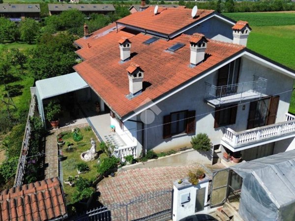 casa indipendente in vendita ad Isolabella