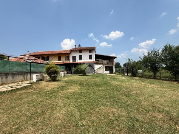 casa indipendente in vendita ad Isolabella