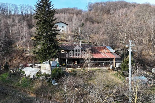 casa indipendente in vendita ad Issiglio