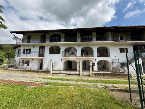 casa indipendente in vendita ad Issiglio