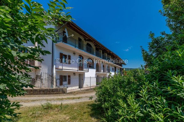 casa indipendente in vendita ad Issiglio
