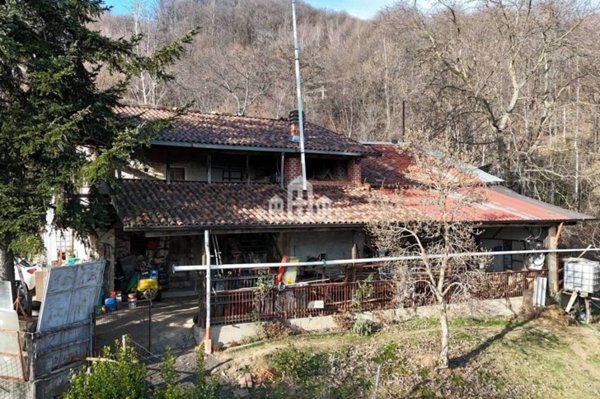 casa indipendente in vendita ad Issiglio