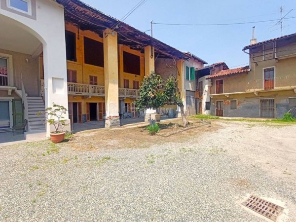 casa indipendente in vendita ad Ivrea