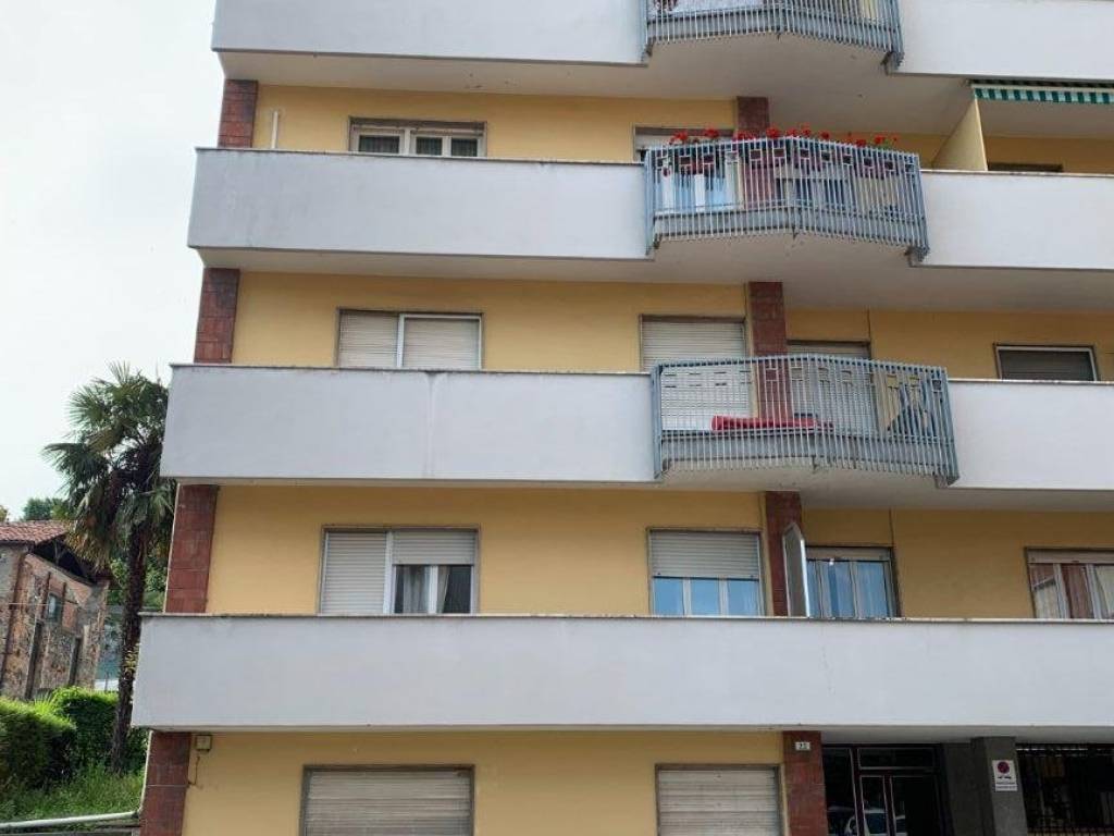 negozio in vendita ad Ivrea