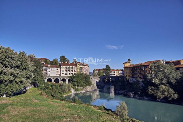 casa indipendente in vendita ad Ivrea