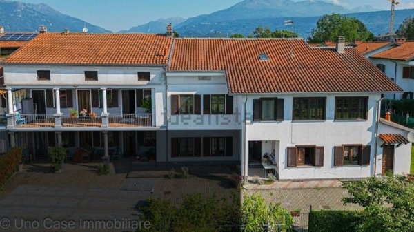 casa semindipendente in vendita ad Ivrea
