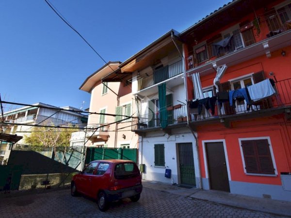 casa indipendente in vendita ad Ivrea