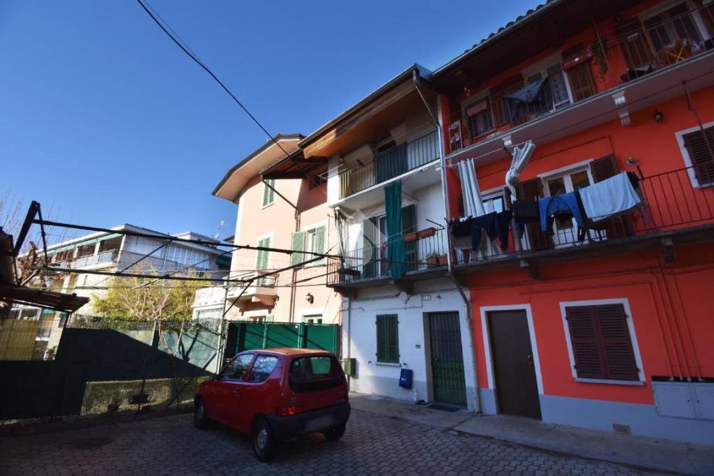 casa indipendente in vendita ad Ivrea