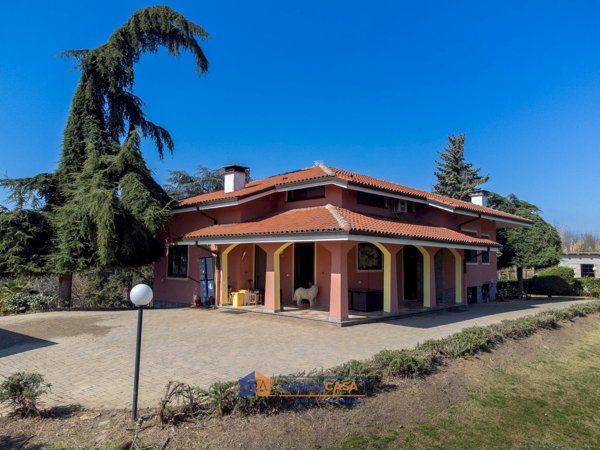 casa indipendente in vendita ad Ivrea