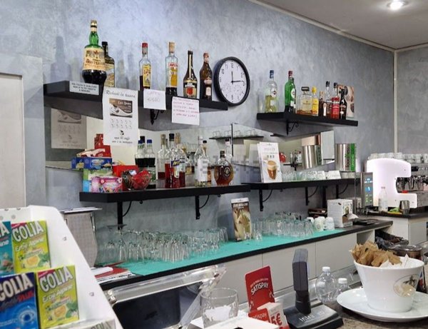negozio in vendita ad Ivrea