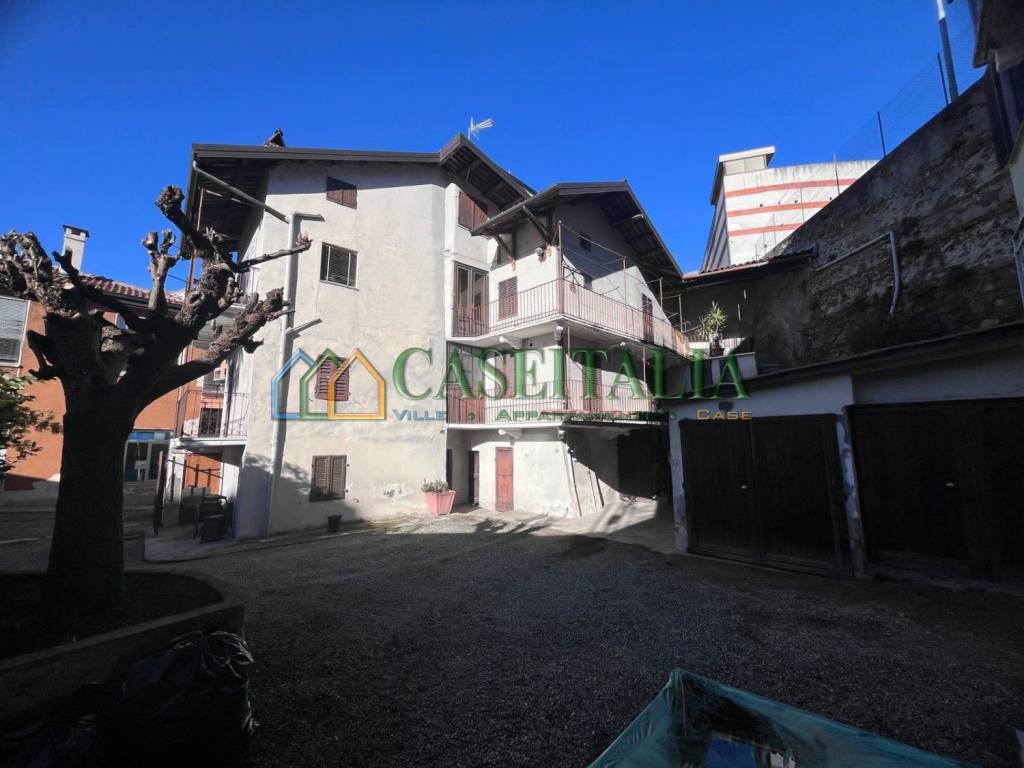 casa indipendente in vendita ad Ivrea