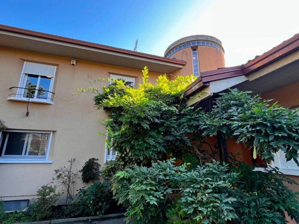 casa indipendente in vendita ad Ivrea
