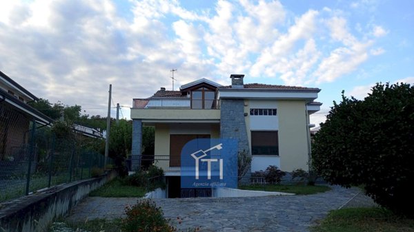 casa indipendente in vendita ad Ivrea