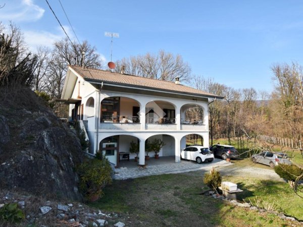 casa indipendente in vendita ad Ivrea