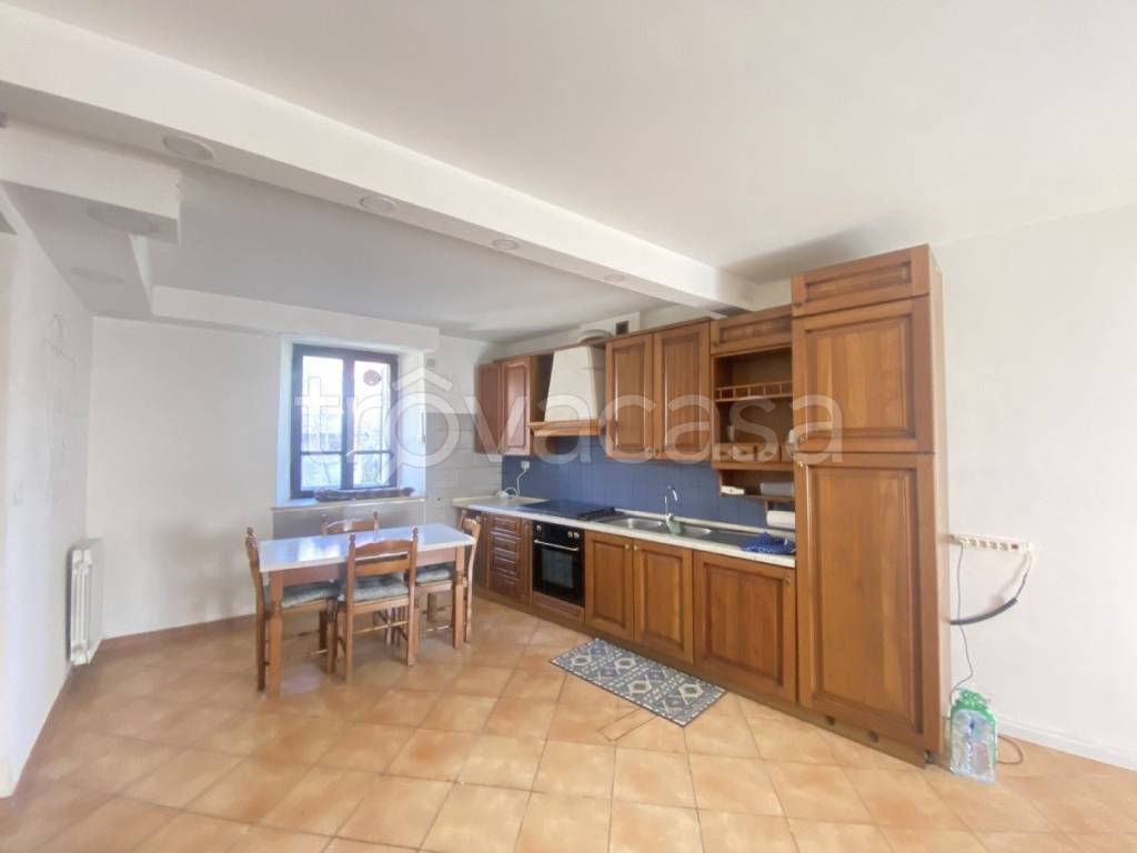 casa indipendente in vendita ad Ivrea