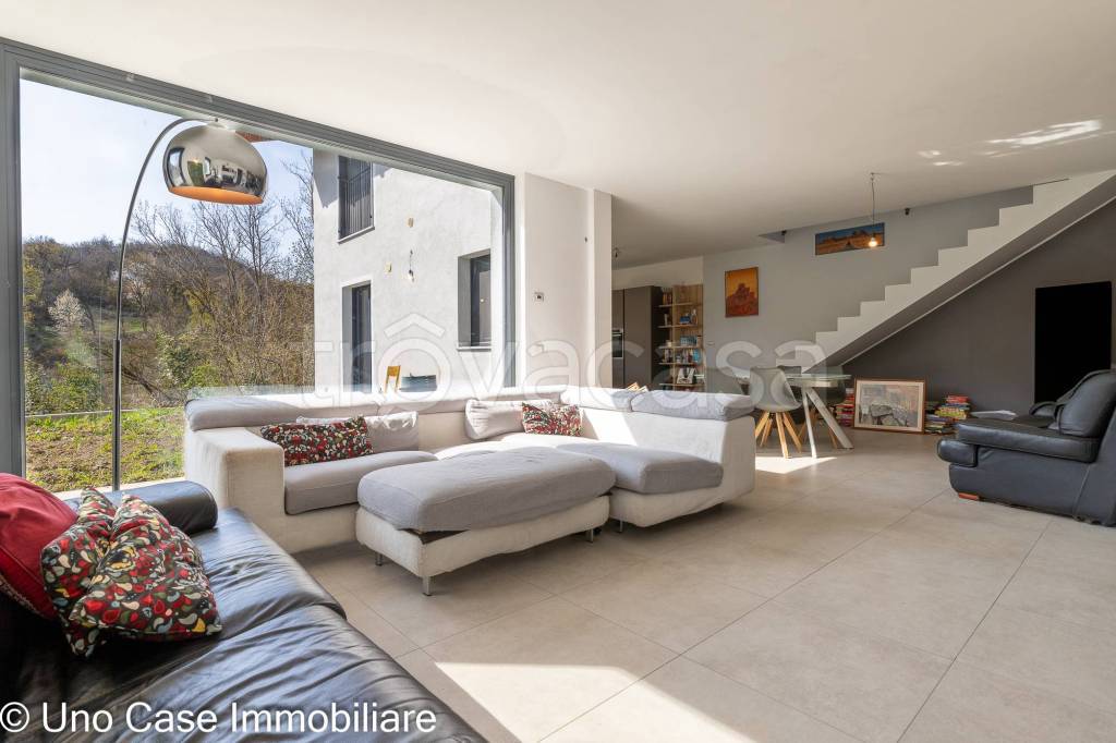 casa indipendente in vendita ad Ivrea