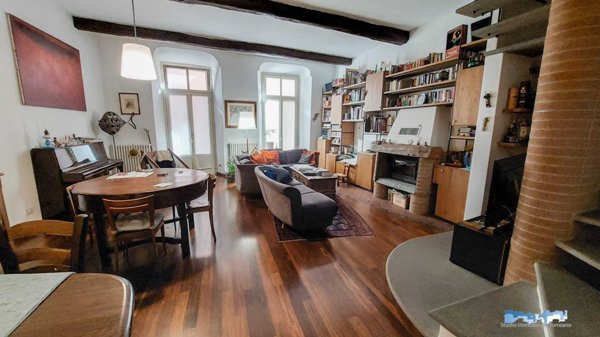 casa indipendente in vendita ad Ivrea