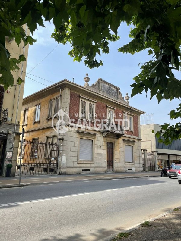 casa indipendente in vendita ad Ivrea