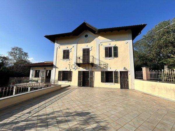 casa indipendente in vendita ad Ivrea