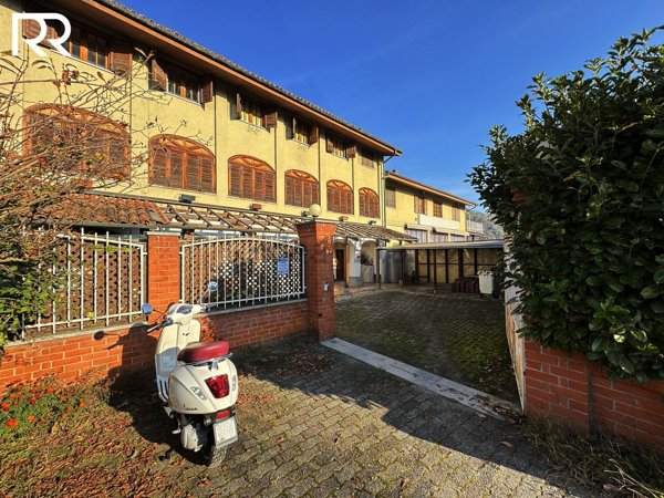 casa indipendente in vendita ad Ivrea