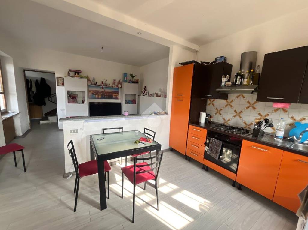 casa semindipendente in vendita ad Ivrea