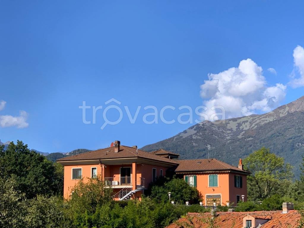 casa indipendente in vendita ad Ivrea