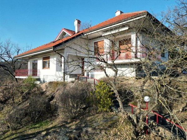 casa indipendente in vendita ad Ivrea