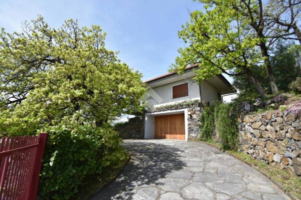 casa indipendente in vendita ad Ivrea