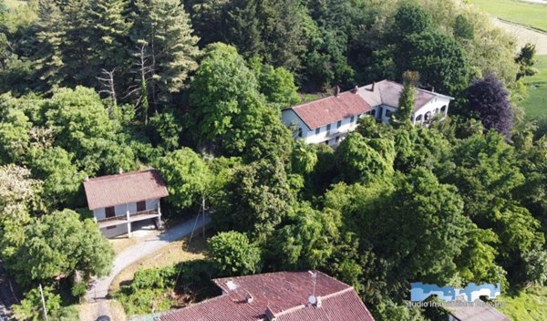 casa indipendente in vendita ad Ivrea