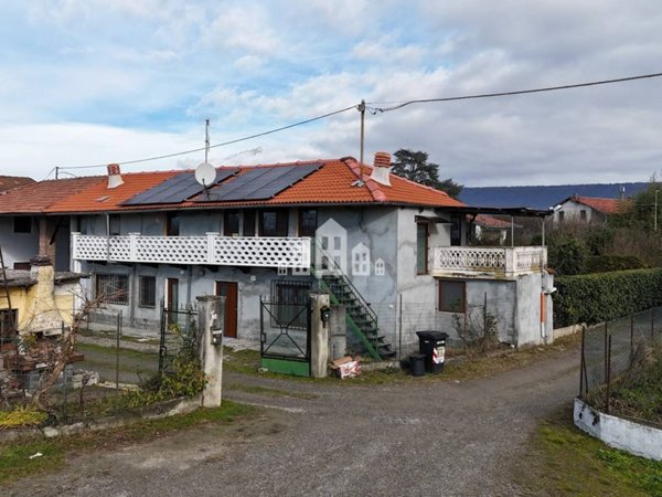 casa indipendente in vendita ad Ivrea in zona Torre Balfredo