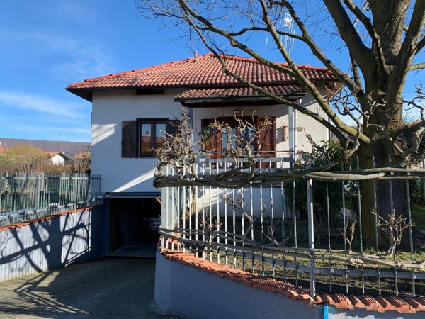 casa indipendente in vendita ad Ivrea