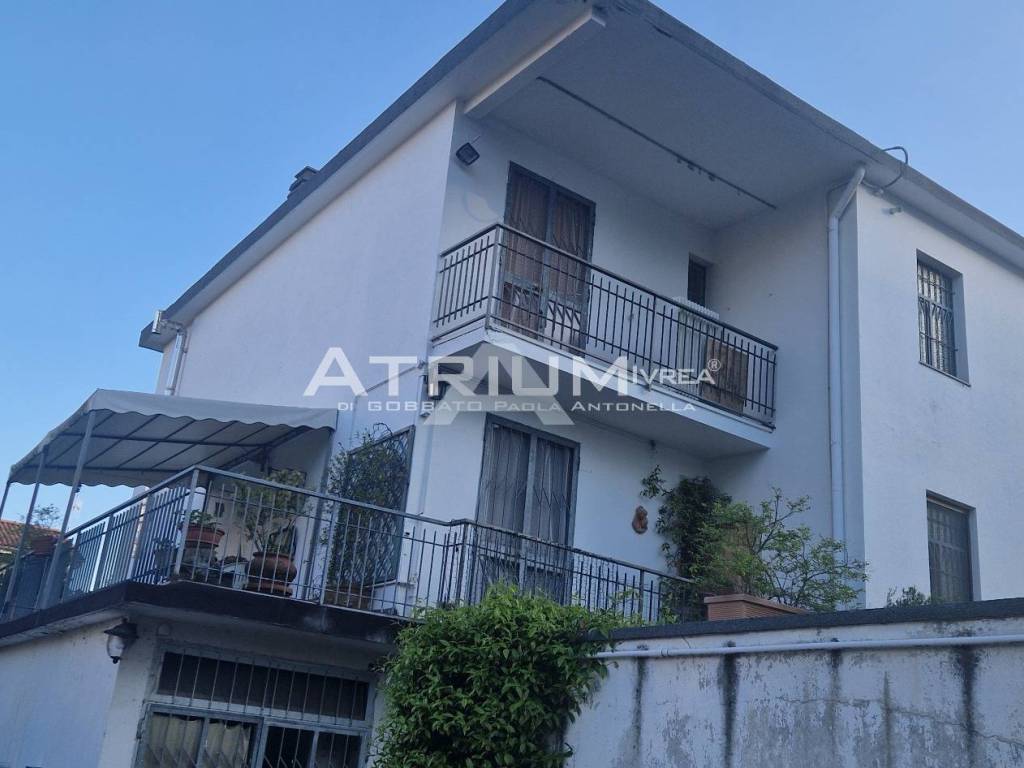 casa indipendente in vendita ad Ivrea