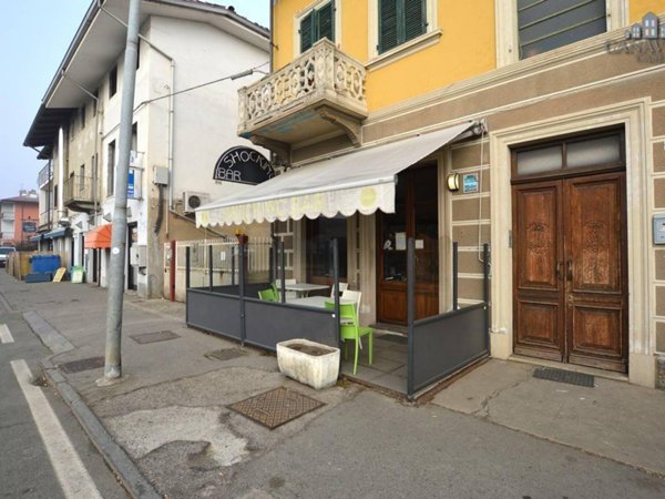negozio in vendita ad Ivrea