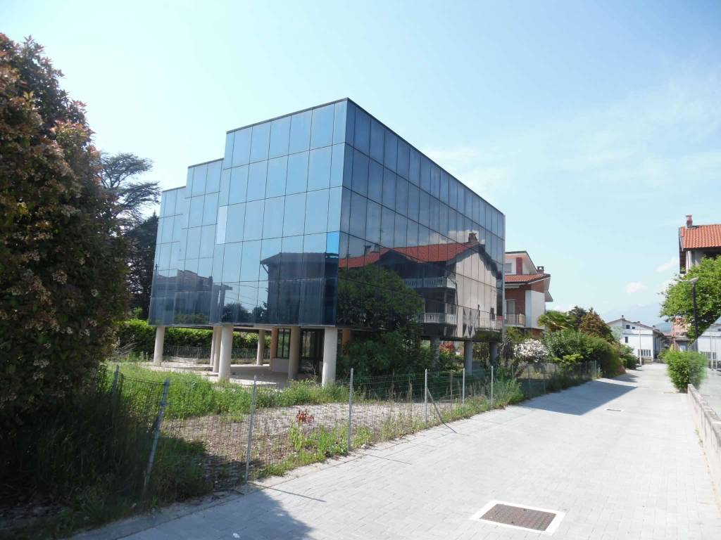 ufficio in vendita ad Ivrea