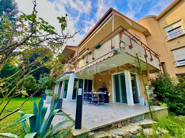 casa indipendente in vendita ad Ivrea