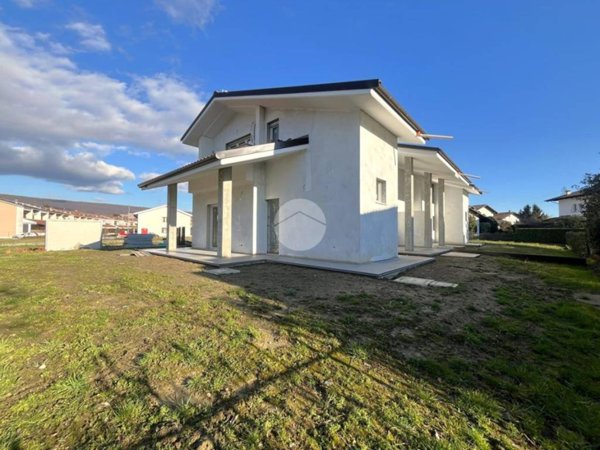 casa indipendente in vendita ad Ivrea