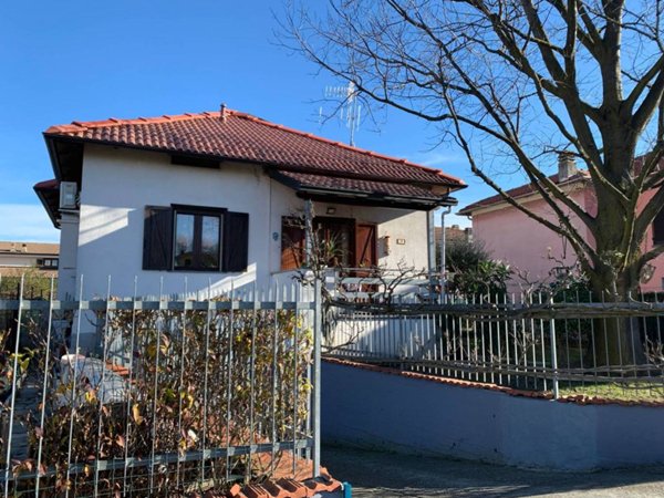 casa indipendente in vendita ad Ivrea