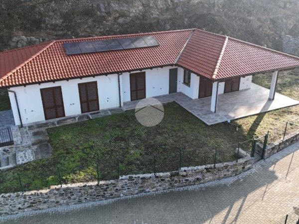 casa indipendente in vendita ad Ivrea