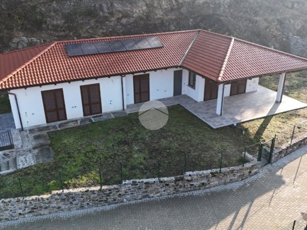 casa indipendente in vendita ad Ivrea