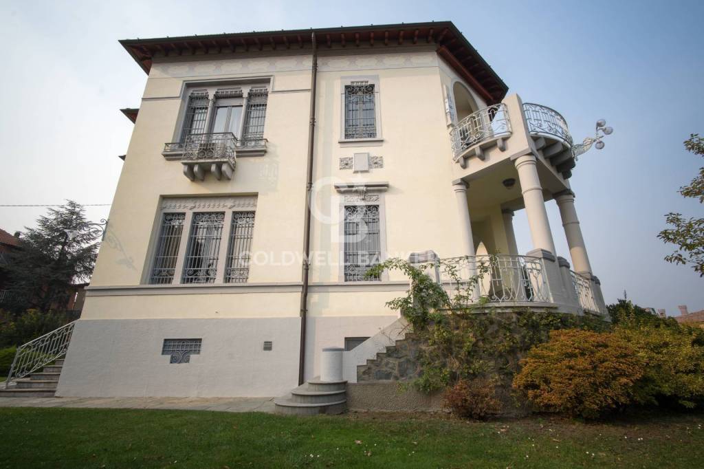 casa indipendente in vendita ad Ivrea