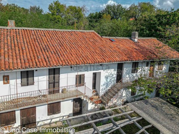 casa indipendente in vendita ad Ivrea