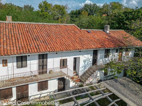 casa indipendente in vendita ad Ivrea