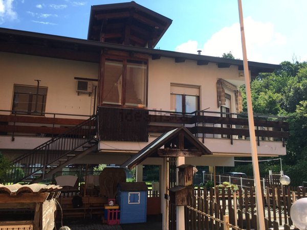 casa indipendente in vendita ad Ivrea