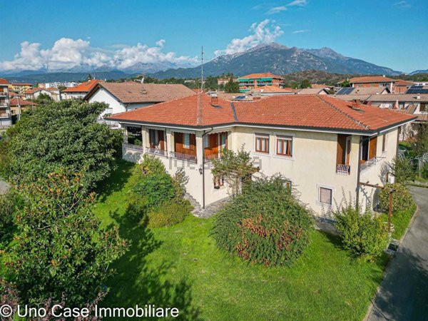 casa indipendente in vendita ad Ivrea